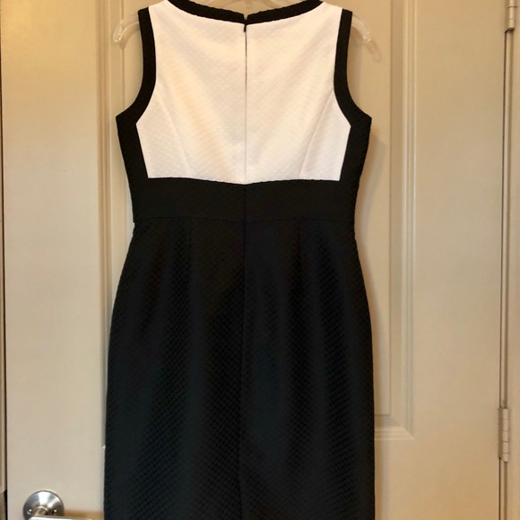TAHARI black and white business casual dress - Picture 4 of 4